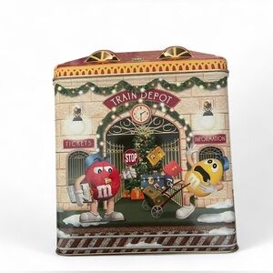 M&M Collectors Tin Christmas Village Series, Train Depot Limited Edition 2001
